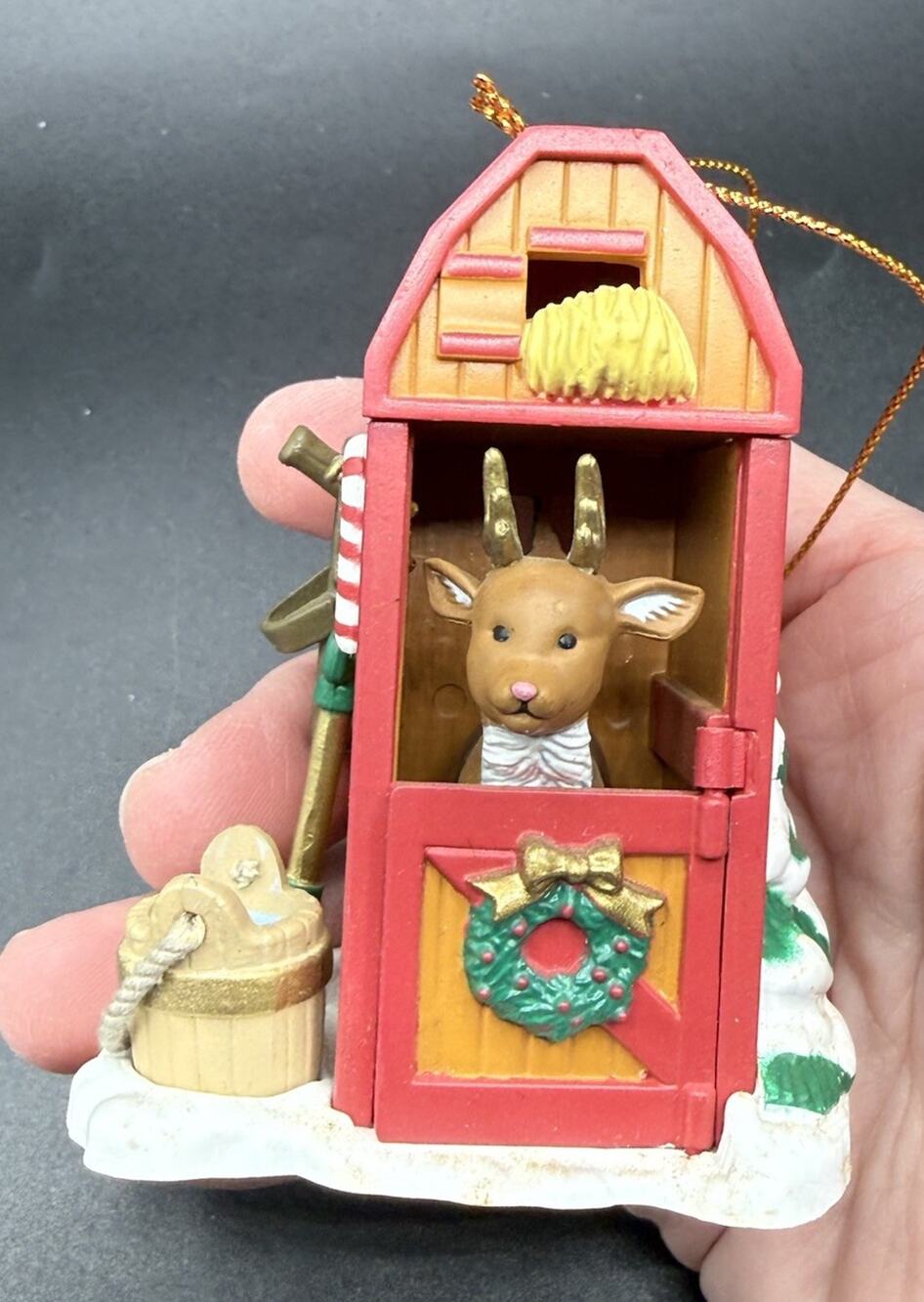 1992 Santa's Best Christmas Charmers Reindeer Retreat Vintage Ornament EUC -Lo16